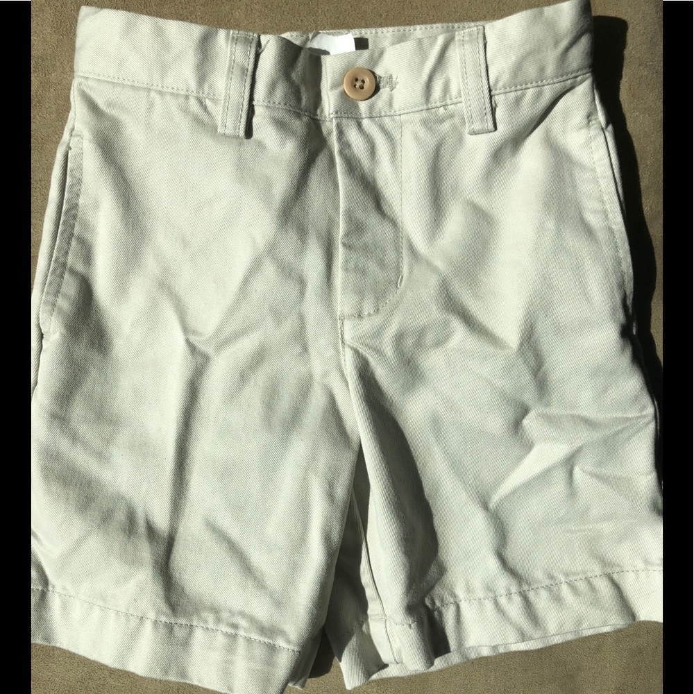 3T Vineyard Vines khaki shorts